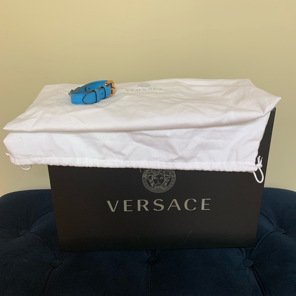 Versace La Medusa Bucket Bag - Picture 8 of 8